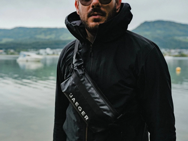 Jaeger Hip Bag - Image 5